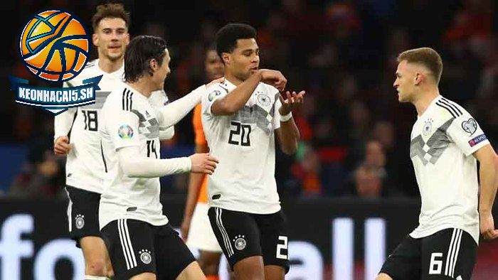 bàn thắng vàng hay